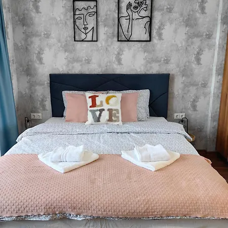 Luxury Apartment/studio شقة بلوفديف